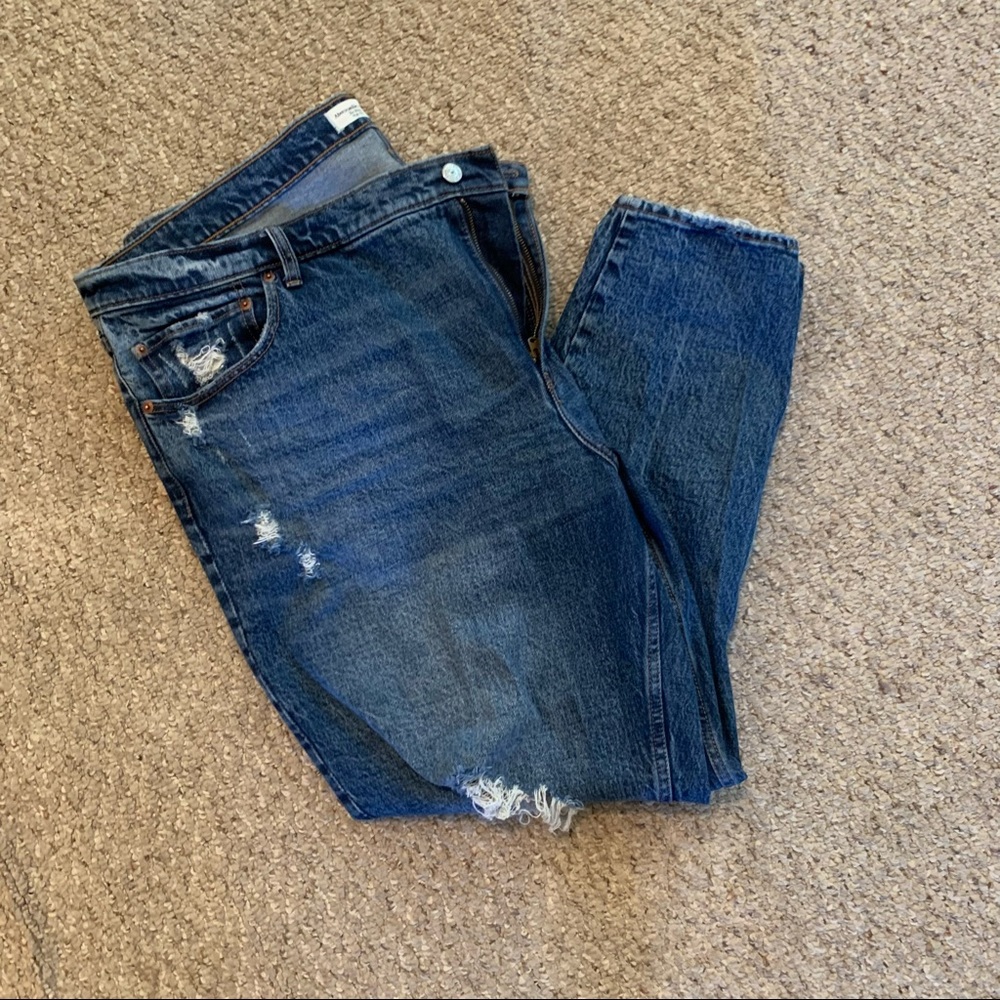 Abercrombie & Fitch Distressed Dark Blue Women’s Jeans